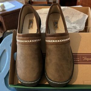 JBU brown Becca shoes by Jambu